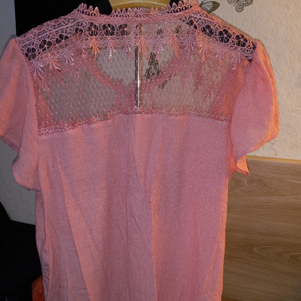 Women's blouse - Picture 2 of 2